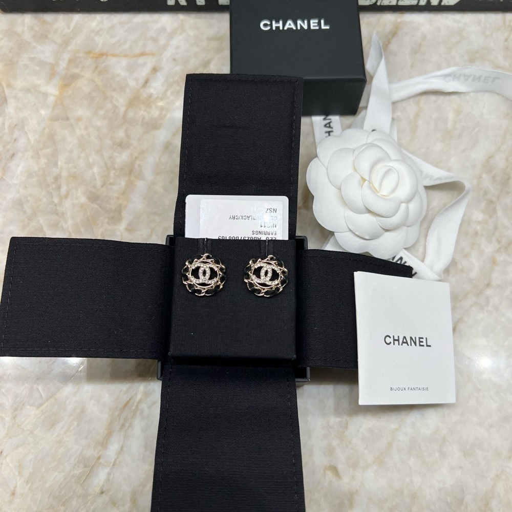 CHANEL Gold Black Crystal CC Earrings - Picture 7 of 12